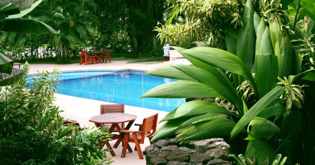 5 Ways to Add Pizzazz To Your Outdoor Living Area