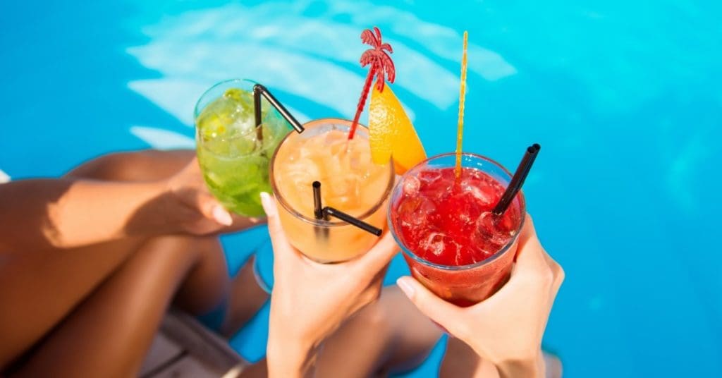 Newest Swimming Pool Color Trends 